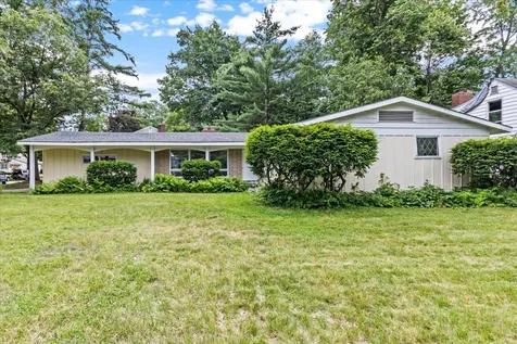 83 Lakewood Parkway Burlington VT 05408