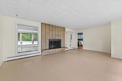 83 Lakewood Parkway Burlington VT 05408
