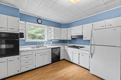 83 Lakewood Parkway Burlington VT 05408