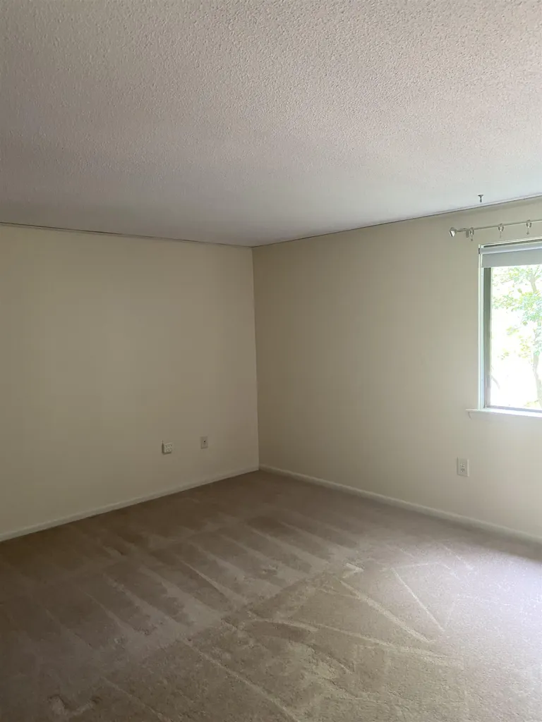 3G Glacier Drive Nashua NH 03062