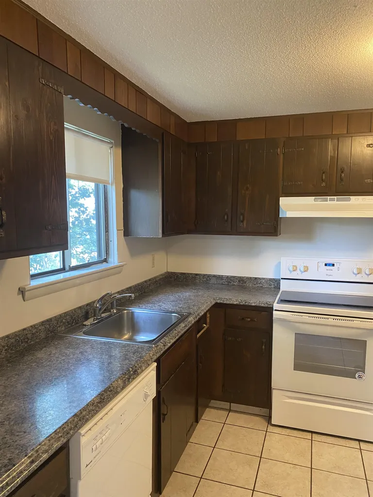 3G Glacier Drive Nashua NH 03062