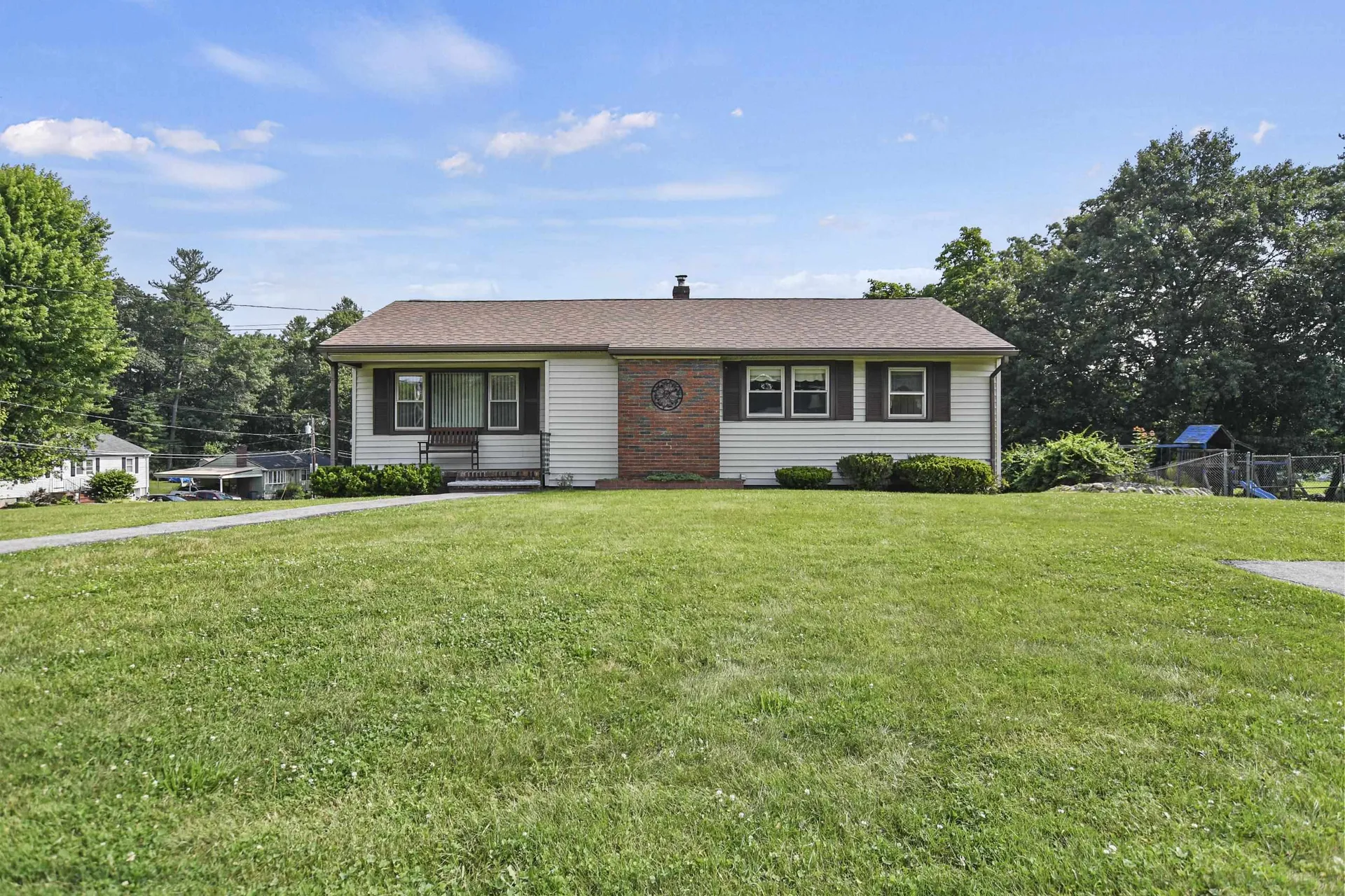 1 Ridgeview Avenue Salem NH 03079