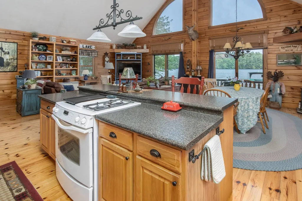 16 Germantown Road Derry NH 03038