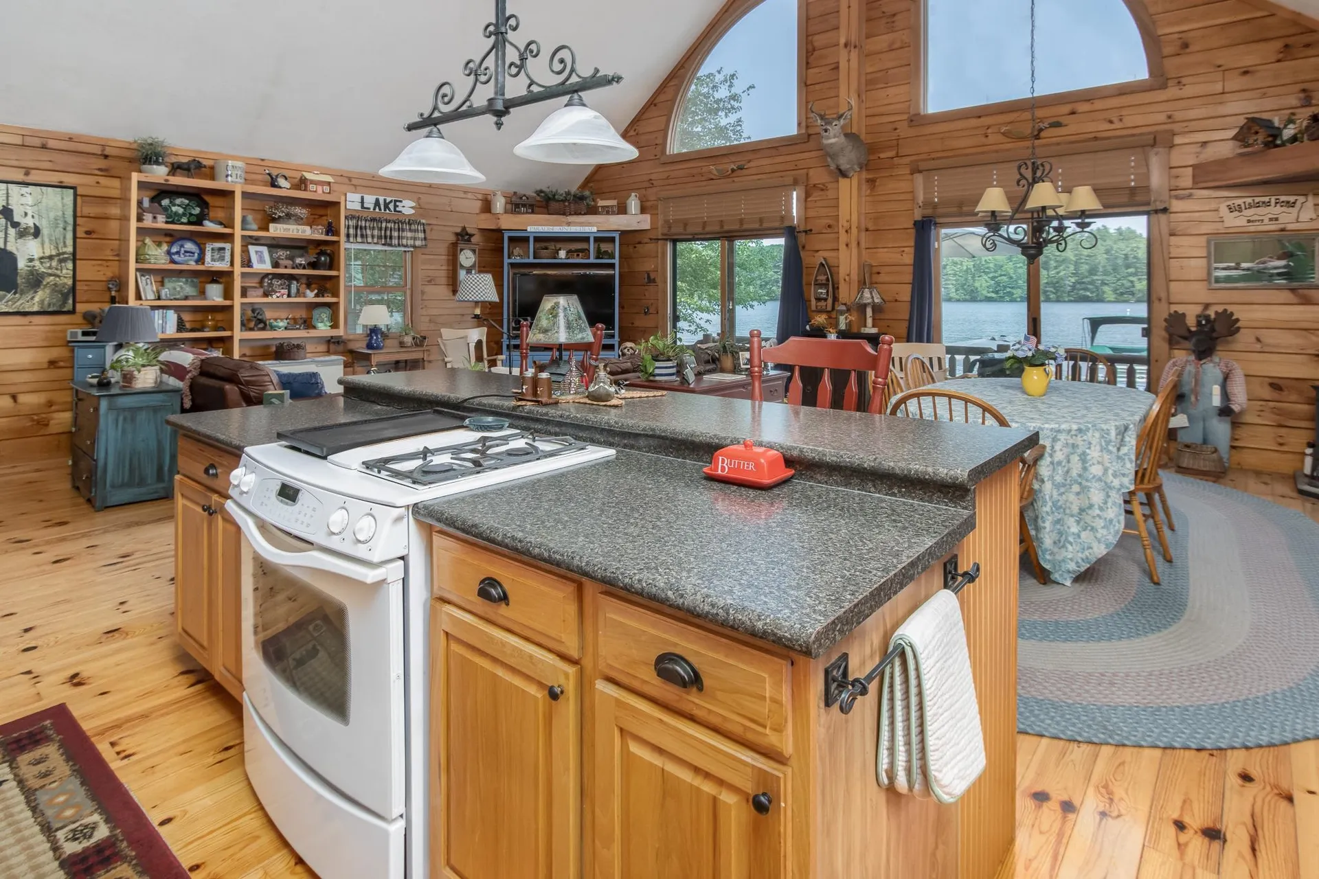 16 Germantown Road Derry NH 03038