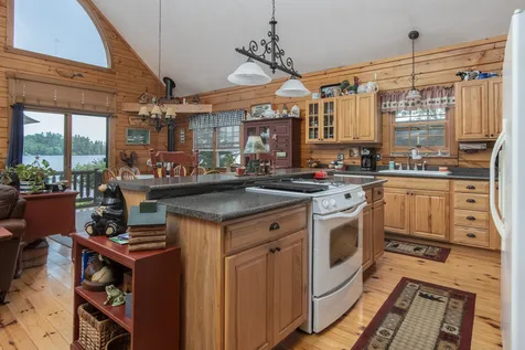 16 Germantown Road Derry NH 03038