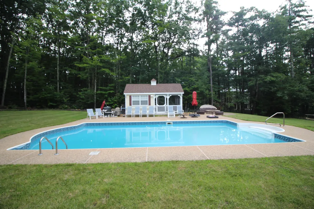 12 Kodiak Road Brookline NH 03033
