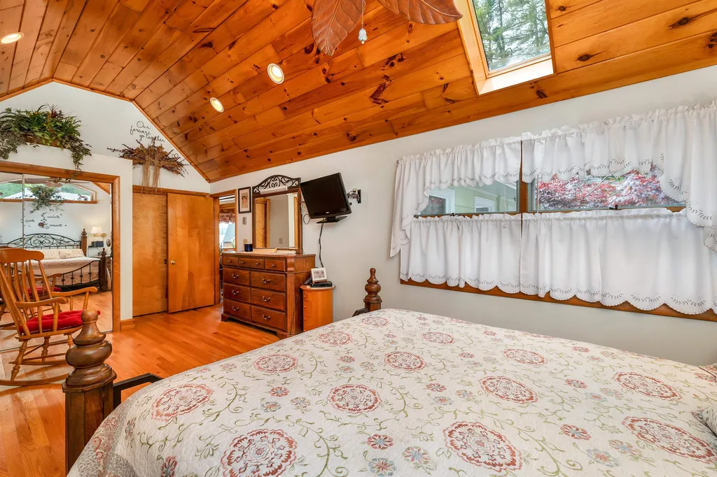 12 Lantana Lane Alton NH 03810