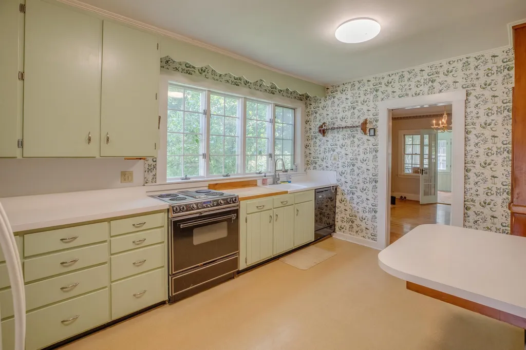 8 Garland Street Plymouth NH 03264