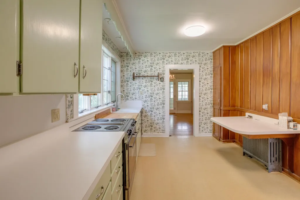 8 Garland Street Plymouth NH 03264