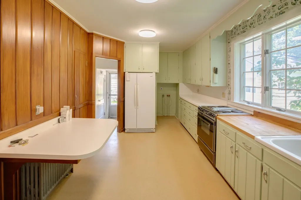 8 Garland Street Plymouth NH 03264