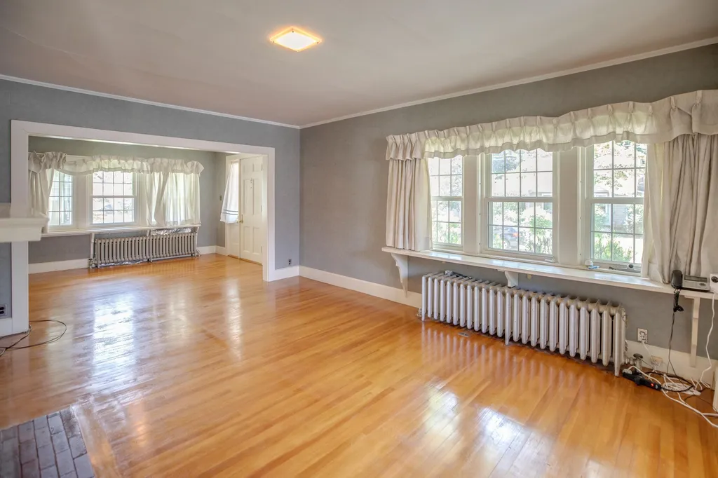 8 Garland Street Plymouth NH 03264
