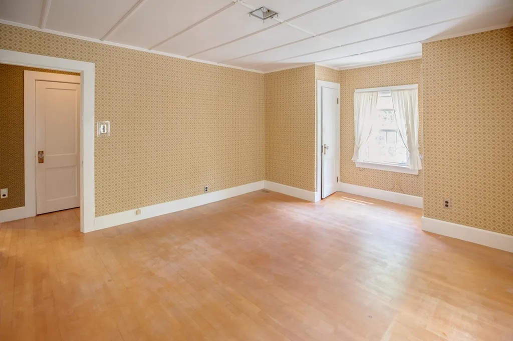 8 Garland Street Plymouth NH 03264