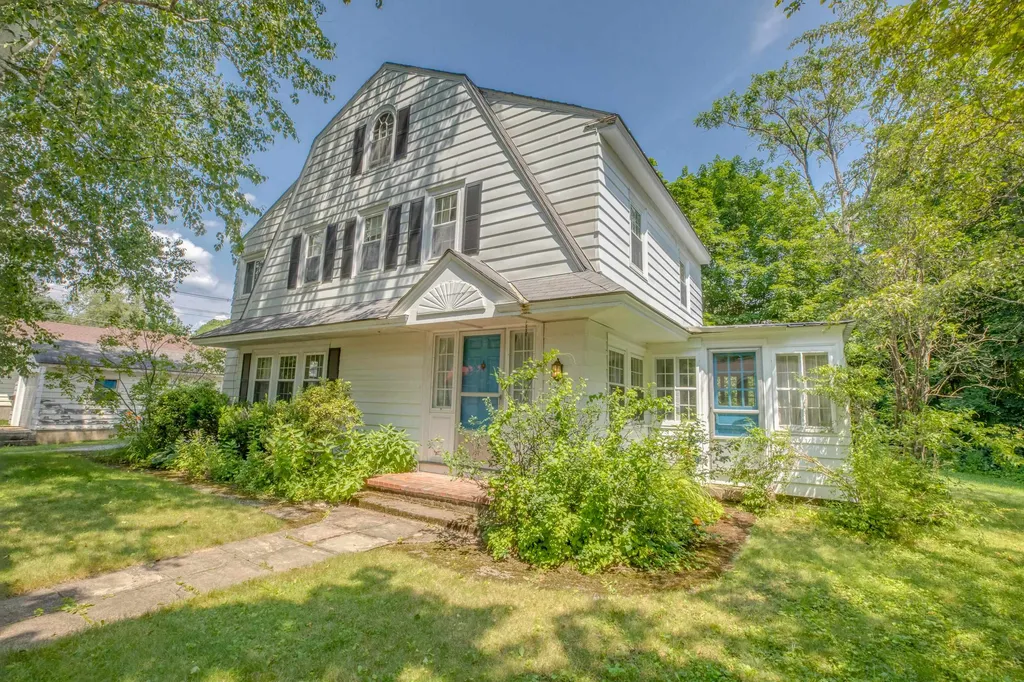 8 Garland Street Plymouth NH 03264