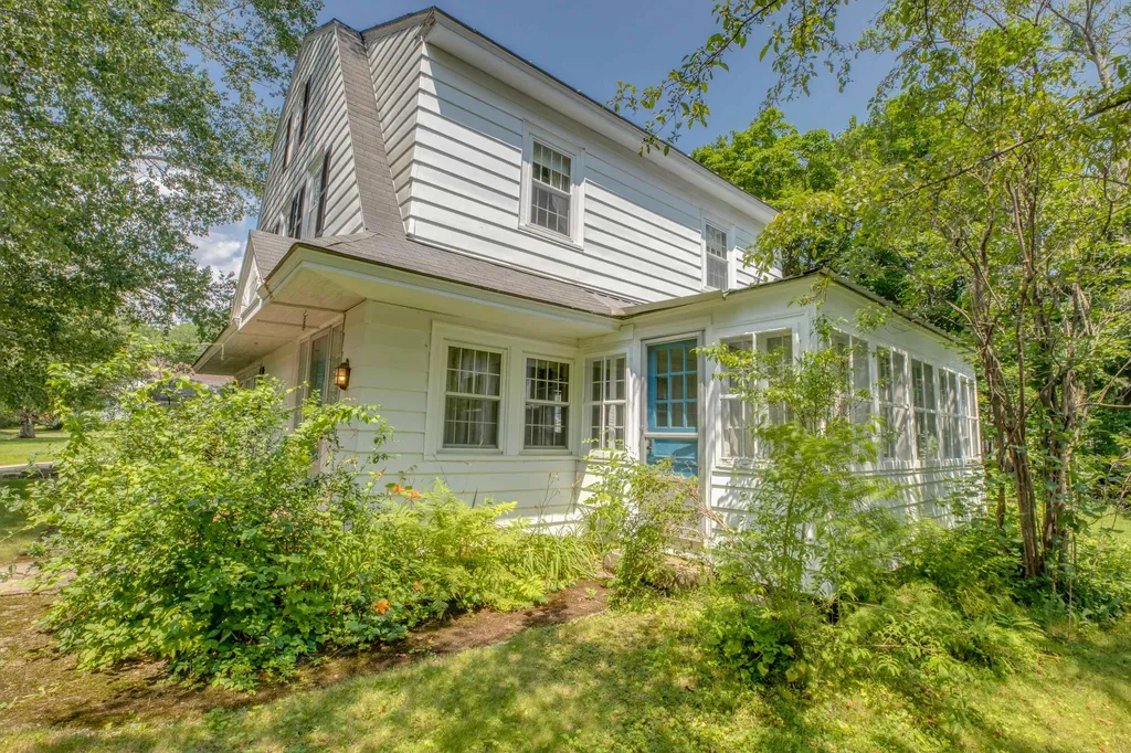 8 Garland Street Plymouth NH 03264
