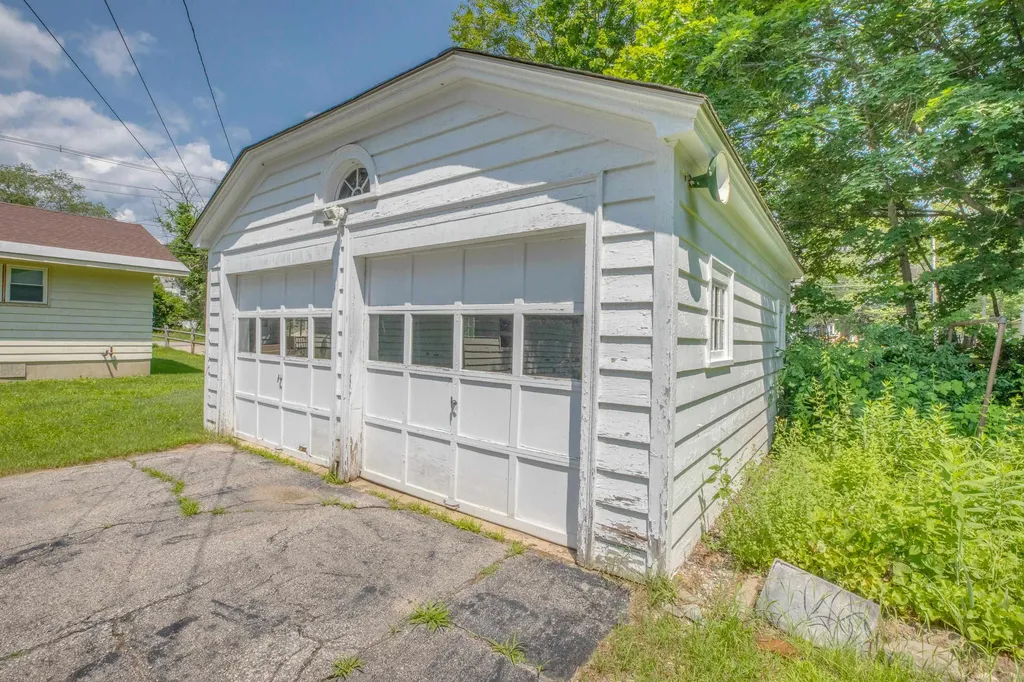 8 Garland Street Plymouth NH 03264