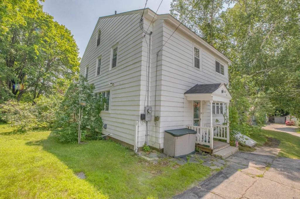 8 Garland Street Plymouth NH 03264