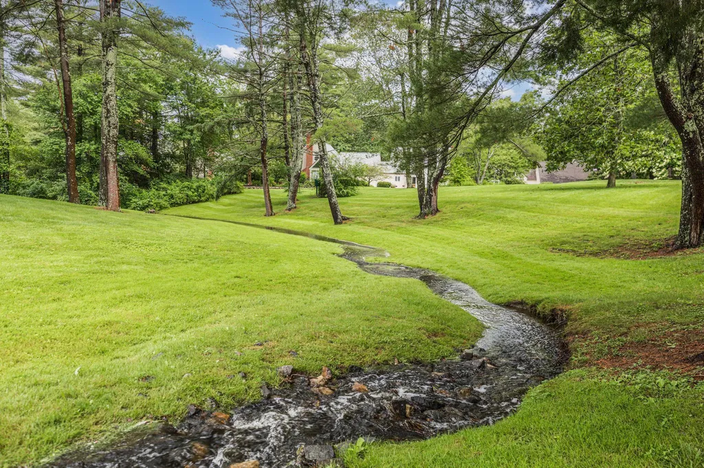 12 Stratham Green Road Stratham NH 03885