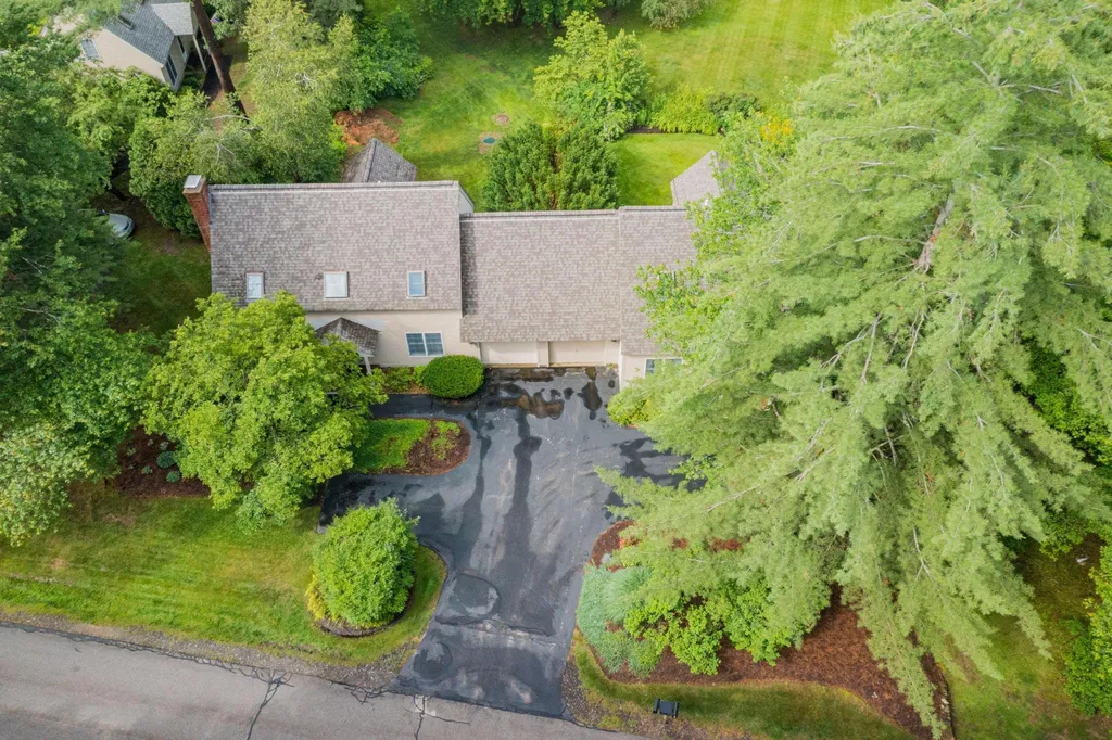 12 Stratham Green Road Stratham NH 03885