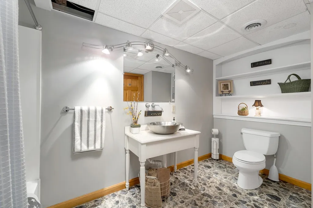 87 Sargents Pond Road Wolfeboro NH 03894