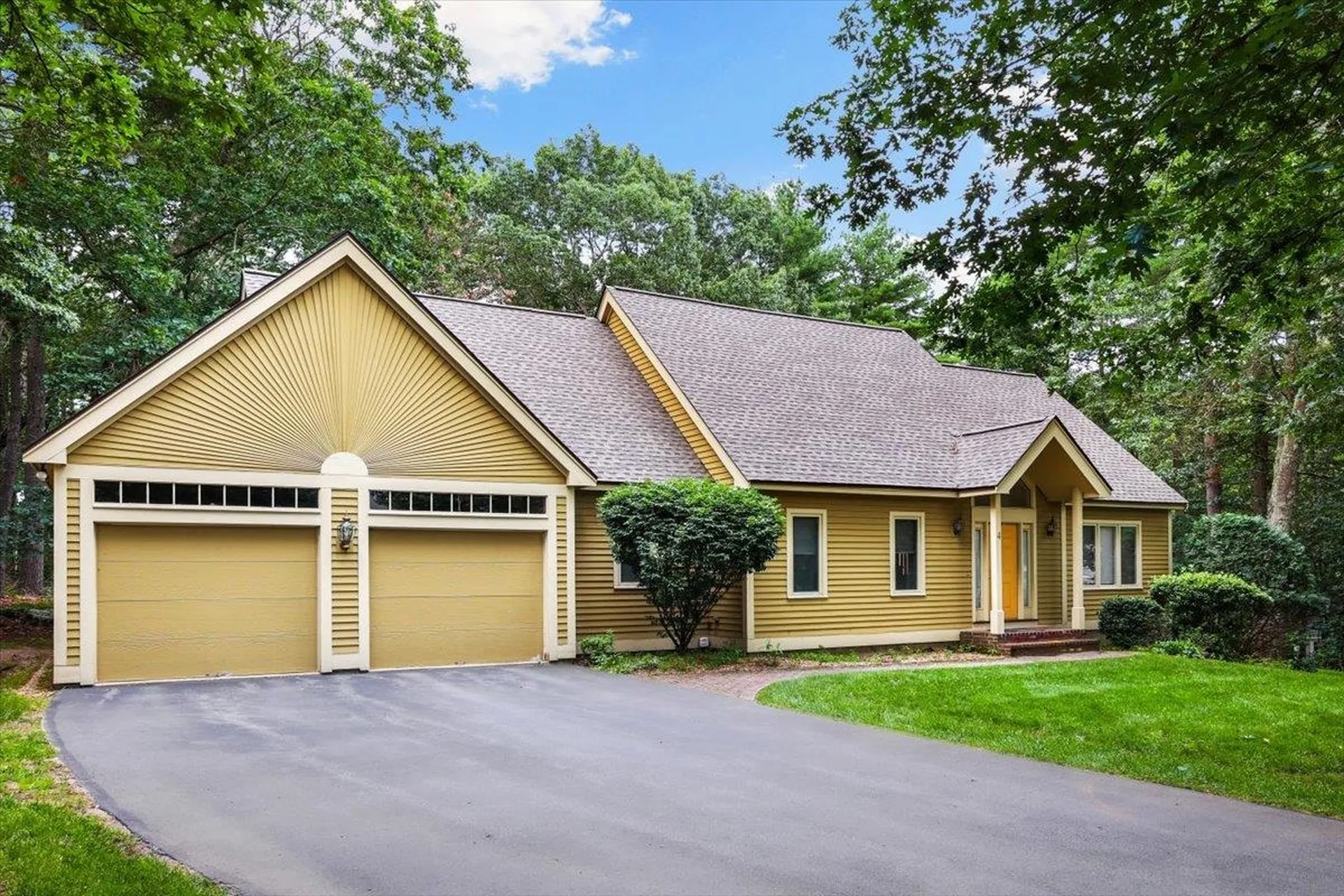 4 Jenny Hill Lane Nashua NH 03062