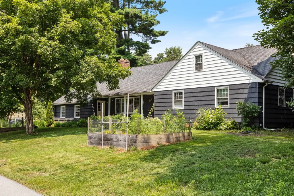 69 Brewer Parkway South Burlington VT 05403