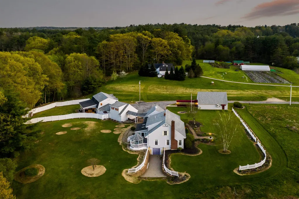 354 Durham Road Madbury NH 03823
