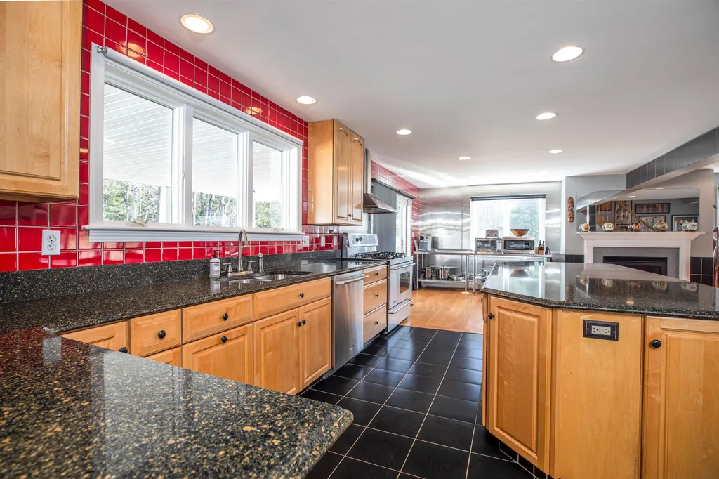 354 Durham Road Madbury NH 03823
