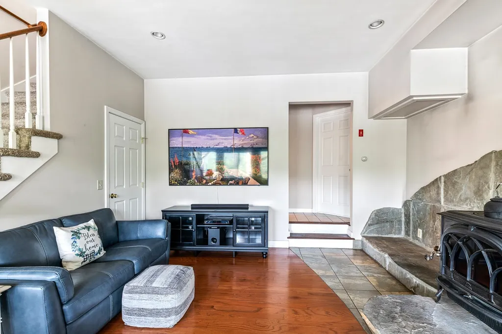 109 Toms Pond Lane Warner NH 03278