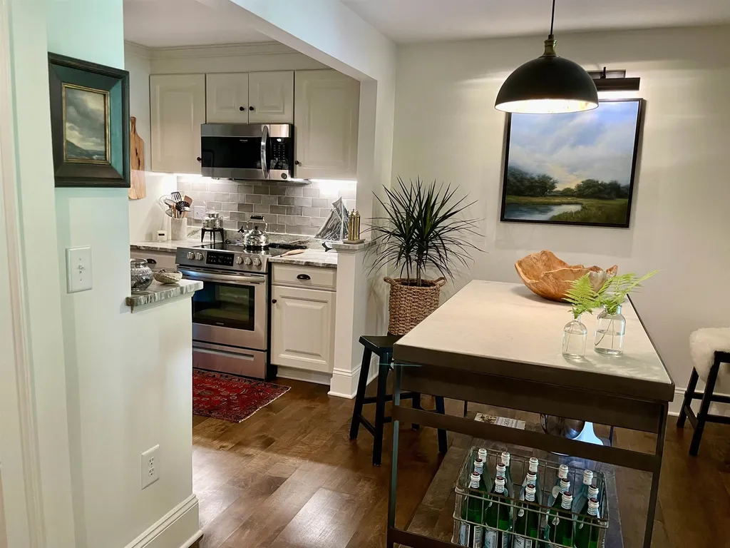 579 Sagamore Avenue Portsmouth NH 03801