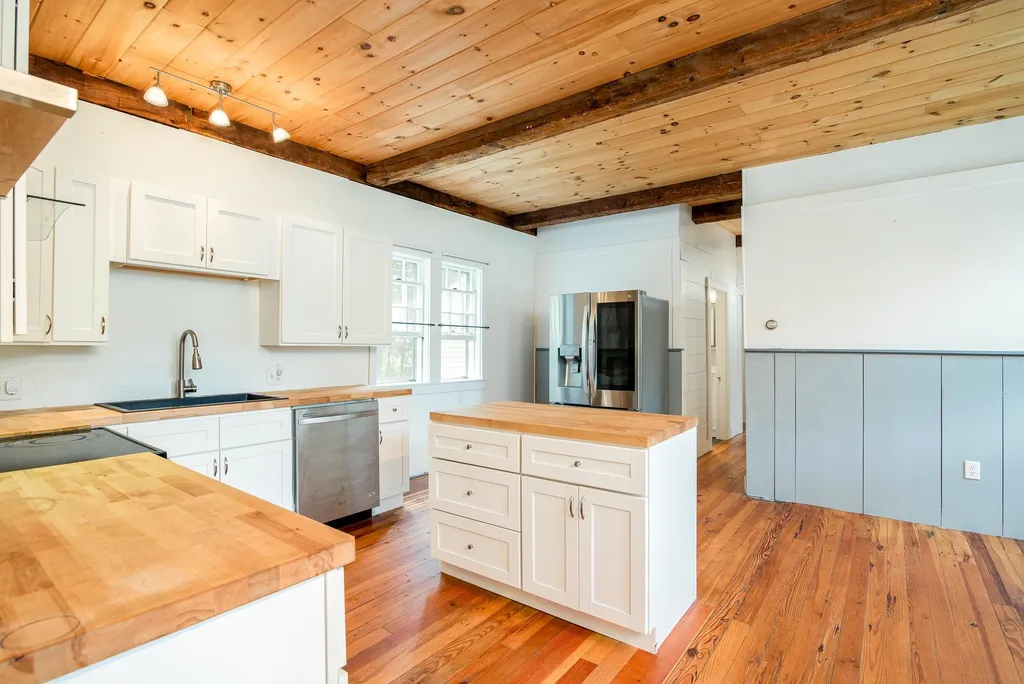 193 New Durham Road Alton NH 03809