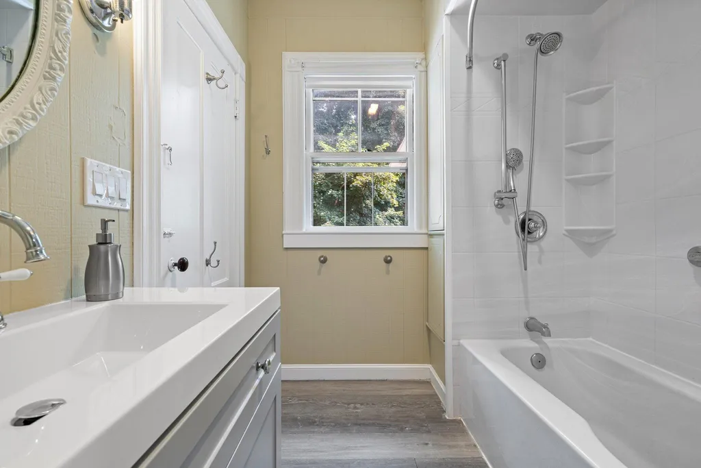 11 Maple Street Pembroke NH 03275