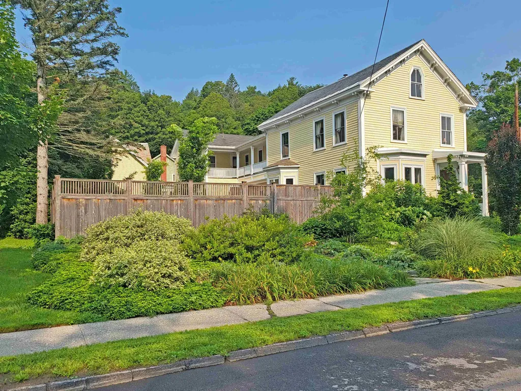 58 Oak Street Brattleboro VT 05301