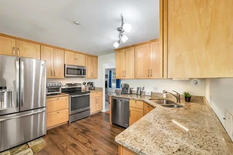 19 Magnolia Lane Laconia NH 03246