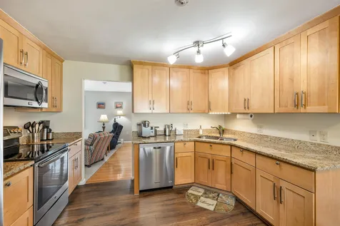 19 Magnolia Lane Laconia NH 03246
