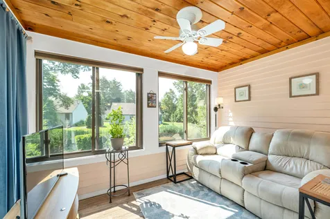 19 Magnolia Lane Laconia NH 03246