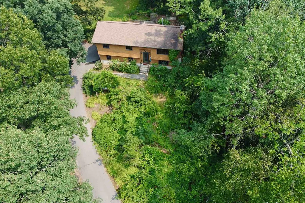 32 Gaita Drive Derry NH 03038