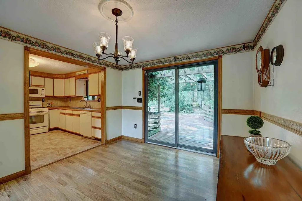 32 Gaita Drive Derry NH 03038