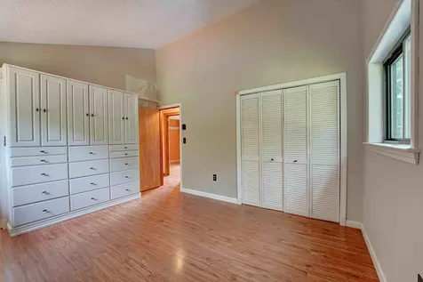32 Gaita Drive Derry NH 03038
