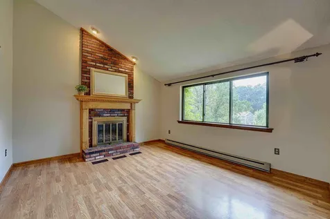 32 Gaita Drive Derry NH 03038