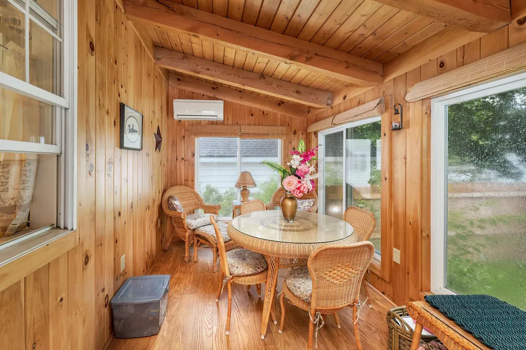 87 Belknap Street Laconia NH 03246