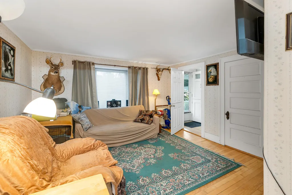 87 Belknap Street Laconia NH 03246