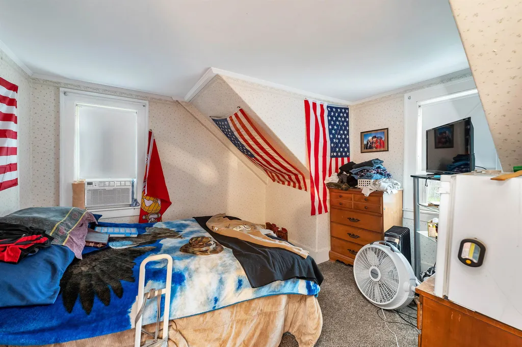 87 Belknap Street Laconia NH 03246