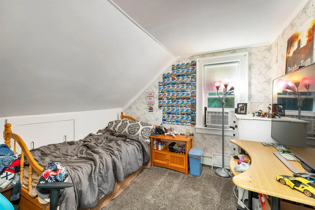 87 Belknap Street Laconia NH 03246