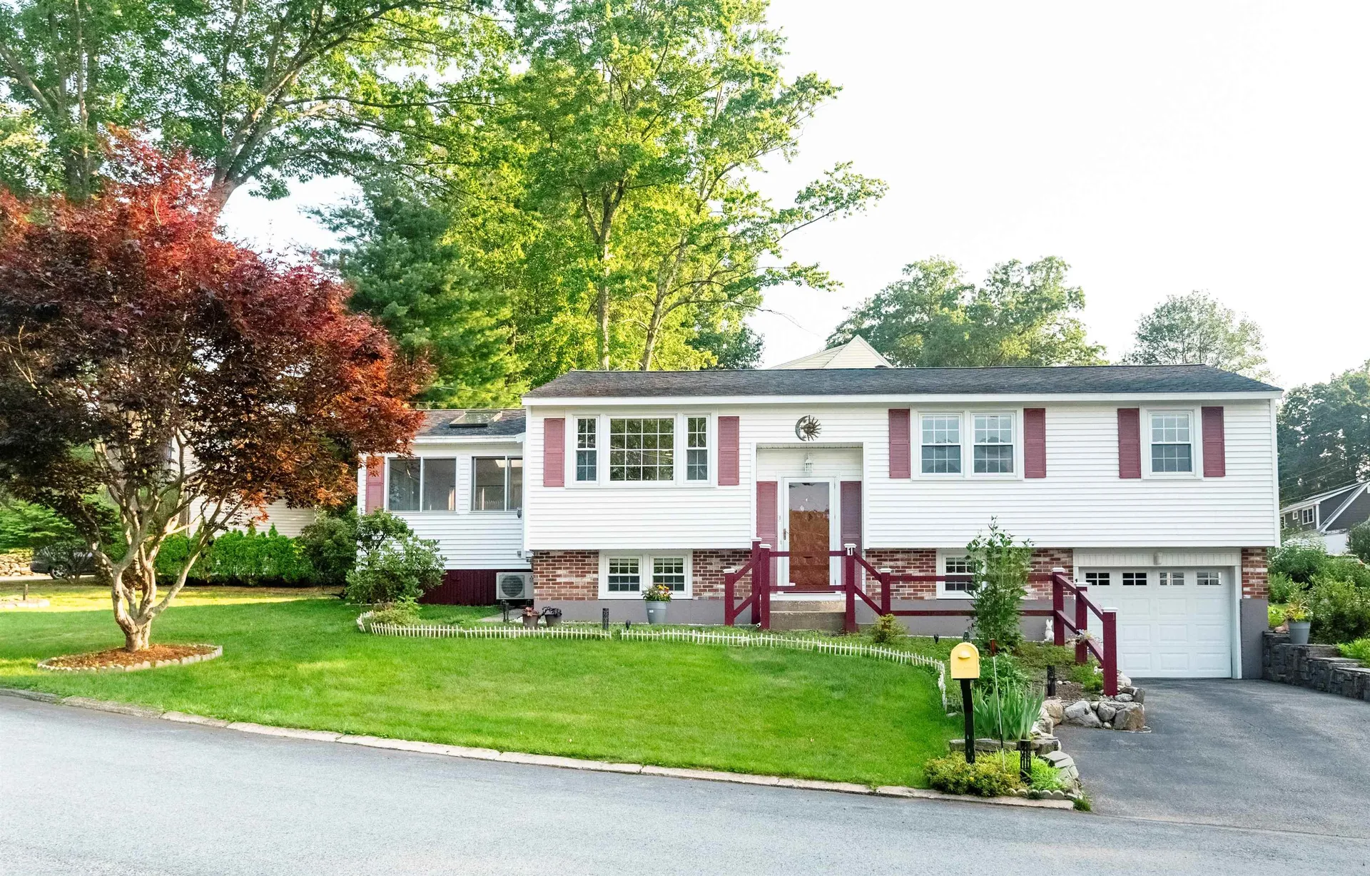 1 Mapleleaf Drive Nashua NH 03062