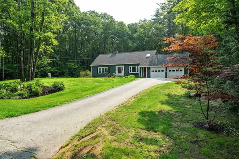 41 Ridgewood Drive Bow NH 03304