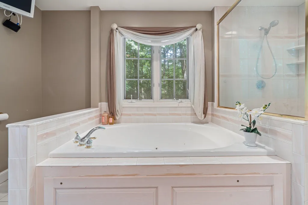 61 Gale Road Hampton NH 03842
