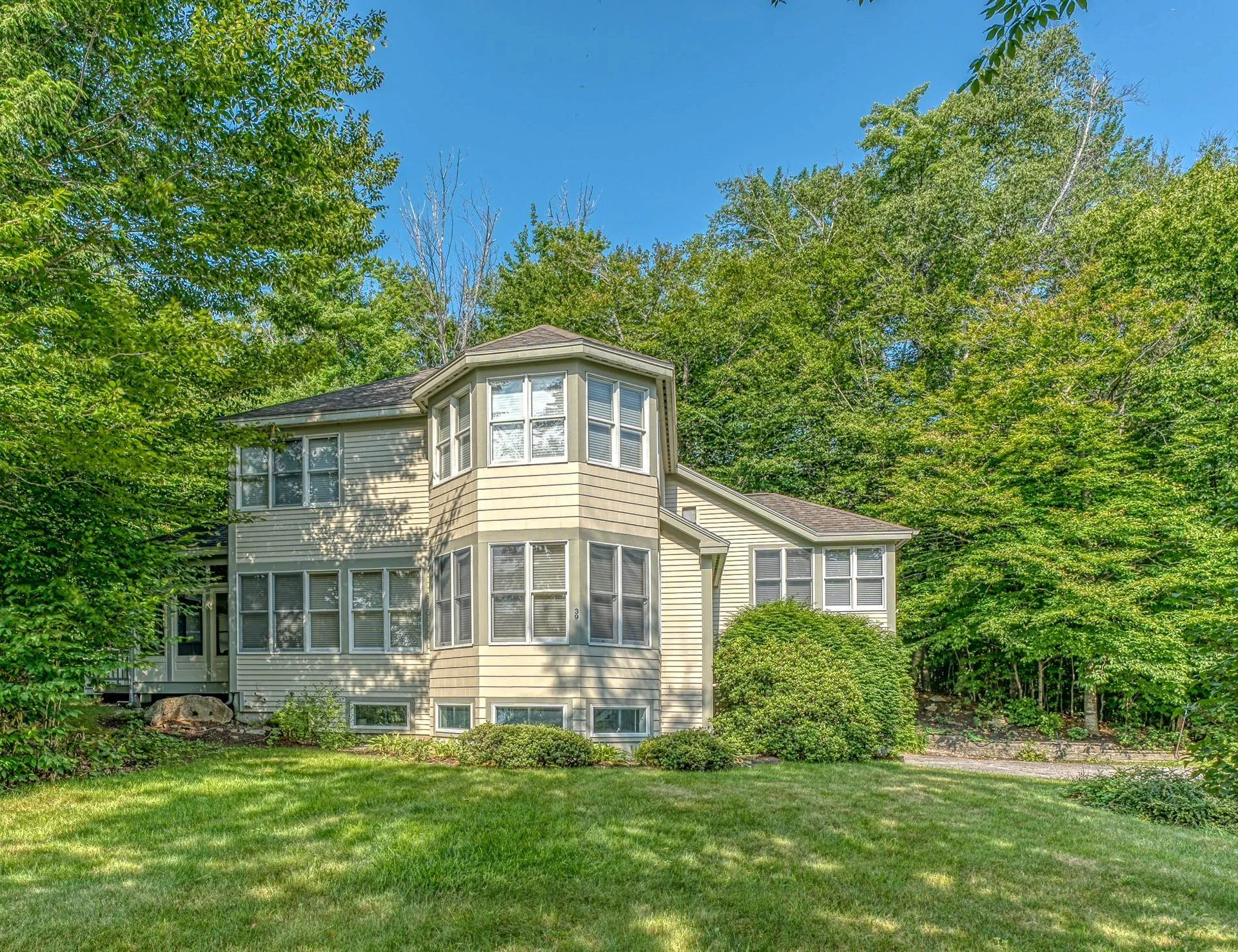 39 Ledgewood Circle Hebron NH 03241