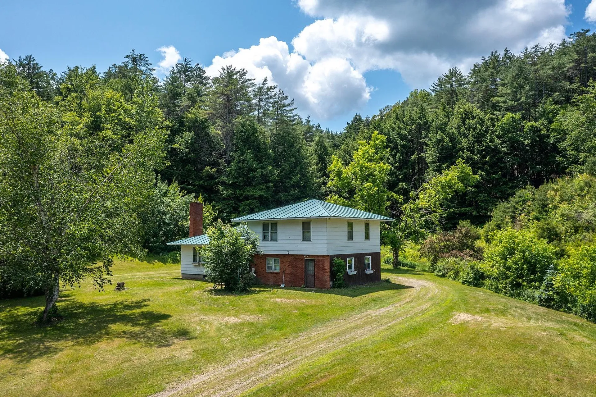 3158 Old River Road Hartford VT 05001