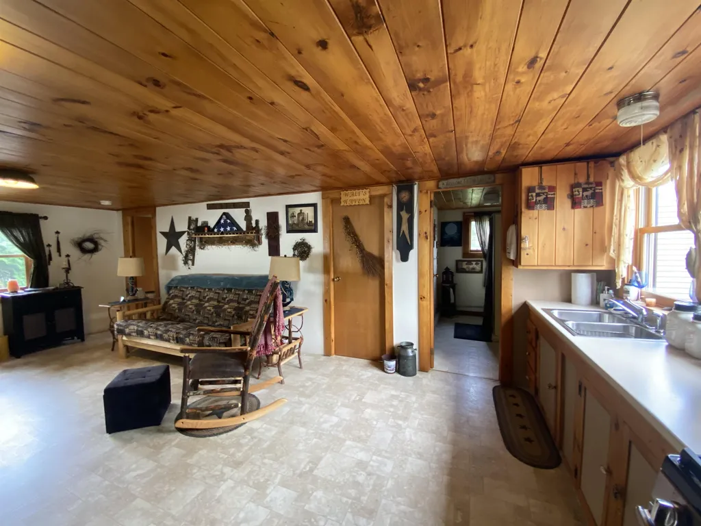 42 Pumphouse North Lane Alburgh VT 05440