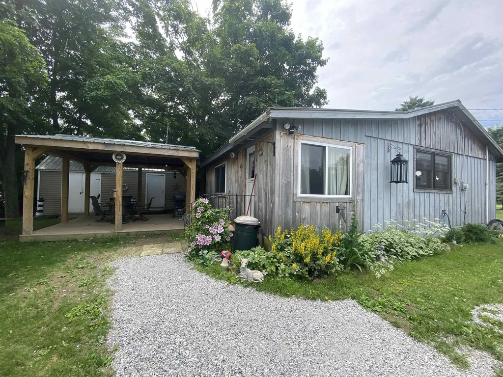 42 Pumphouse North Lane Alburgh VT 05440